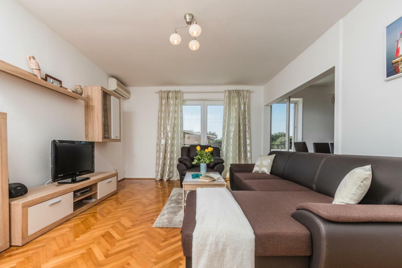 Apartment Marty Crikvenica Buitenkant foto